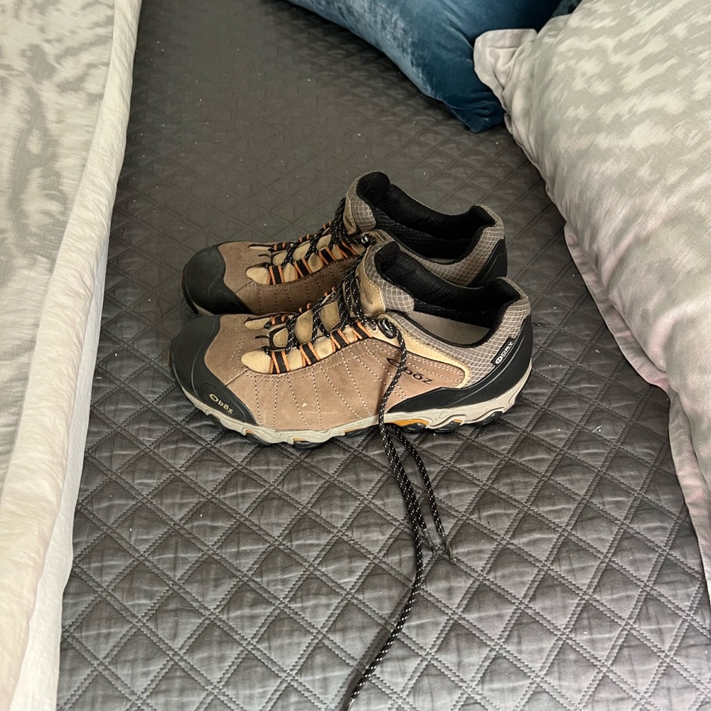 Men’s Oboz waterproof hiking sneakers